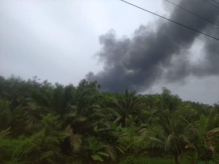 dapur minyak ilegal terbakar