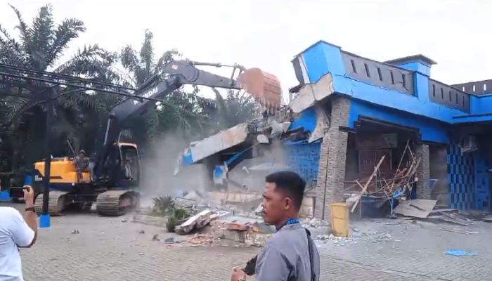 Mantap!!! Diskotek Sky Garden Akhirnya Rata Dengan Tanah