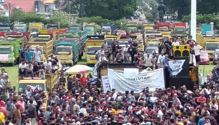 Terancam Hilang Pekerjaan, Ribuan Sopir Truk Batubara Sesalkan Sikap Gubernur Jambi Tutup Akses Jalan