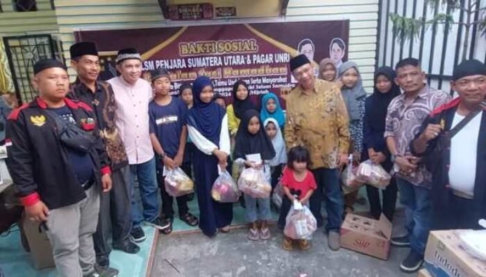 Jelang Idul Fitri, DPD LSM Penjara Sumut & Anggota DPR RI Bagi Ratusan Paket Sembako