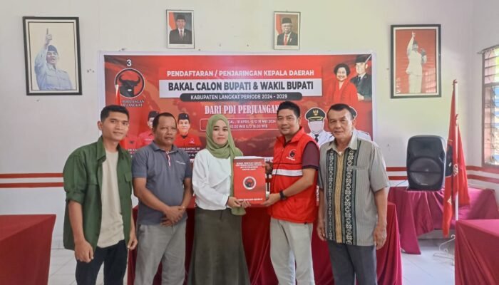 Ketua MD FORHATI Langkat Kembalikan Berkas Balon Bupati ke PDI Perjuangan