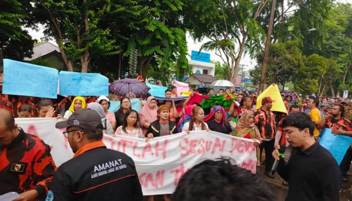 Ribuan Massa Demo di Kejari Langkat, Kordinator Aksi : TRP Tidak Terlibat TPPO