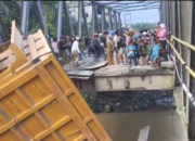 Jembatan Menuju Objek Wisata Tangkahan Ambruk, 1 Truk Terperosok
