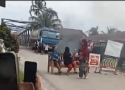 Truk CPO Melintas Jembatan Sei Air Tenang, Warga Blokir Jalan