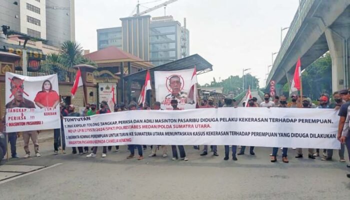 AMPPUH Demo Mabes Polri Minta Tangkap Masinton Pasaribu terkait Laporan Dugaan Kekerasan Perempuan
