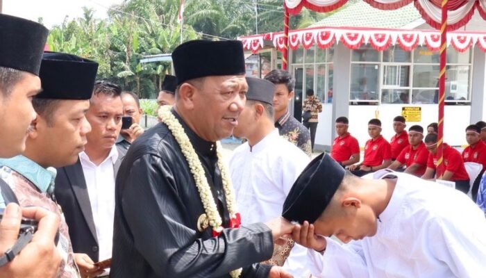 HUT RI ke-80, Bupati bersama Kepala UPT Pemasyarakatan se-Langkat Serahkan Remisi Warga Binaan