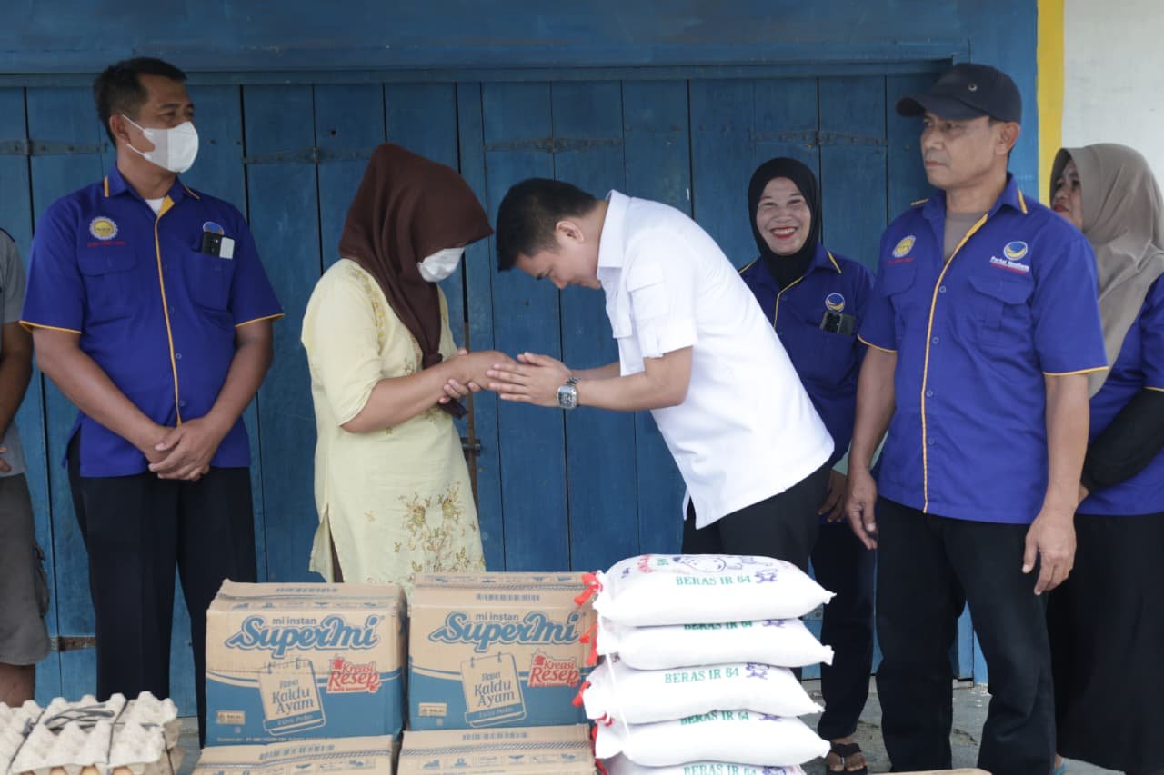 Ricky Anthony kunjungi keluarga korban kebakaran di Secanggang. Bawa bantuan dan dukungan moril sebagai wujud komitmen Partai NasDem hadir untuk masyarakat