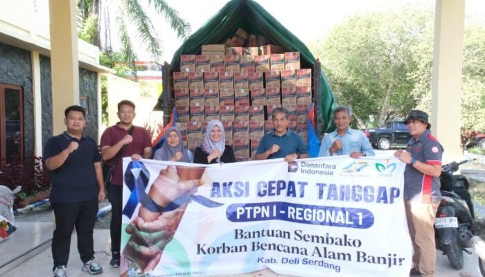 PTPN I Regional 1 Salurkan Bantuan Bahan Pangan untuk Korban Banjir Deli Serdang dan Langkat