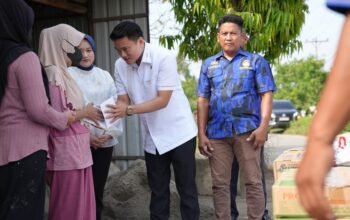 Dua Rumah Warga Hinai Terbakar, Ricky Anthony Hadir Beri Bantuan